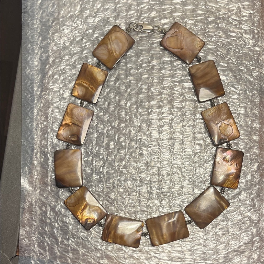 Chunky Brown tones Chico’s women’s Elegant Shell Necklace 20 inch